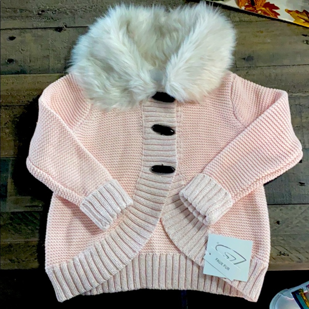 Bottomed cardigan with faux fur trim